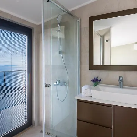 וילה Sleeps 6 With Pool Air Con And Wifi